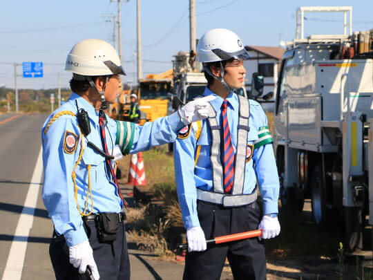 先輩と一緒に現場勤務しながら、徐々に仕事を覚えていただきます